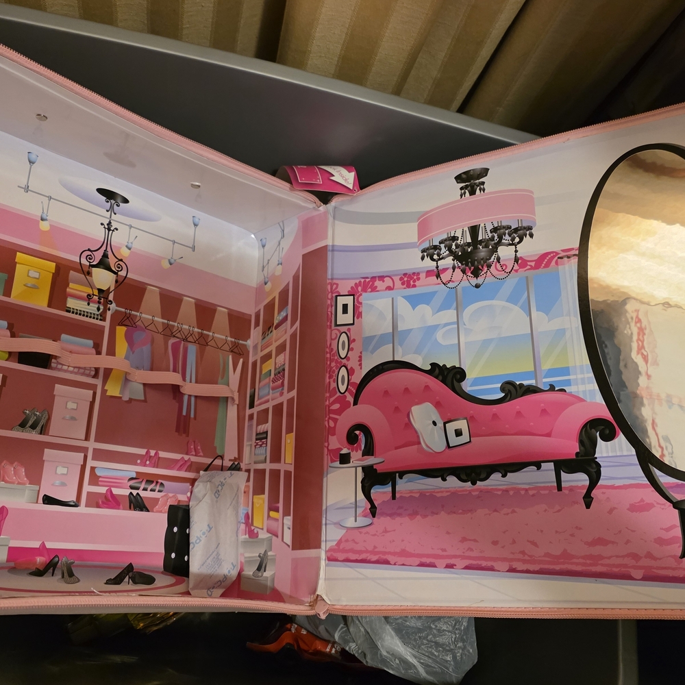 2010 VINTAGE  Barbie Pink DOLL & Fashion Binder CASE HOLDER CARRIER - Picture 3 of 6
